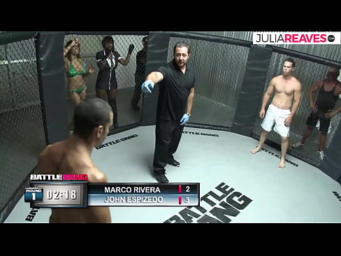 ❤️ Ultimate Fighter трахає номерну дівчину відразу після бою на рингу Порно-відео у нас ❤