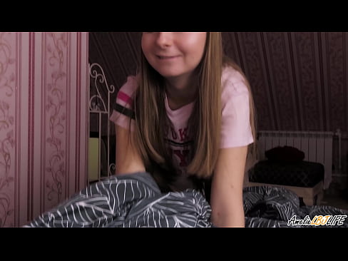 ❤️ Блонді глибоко відсмоктує свого BFF і отримує сперму в рот Порно-відео у нас ❤